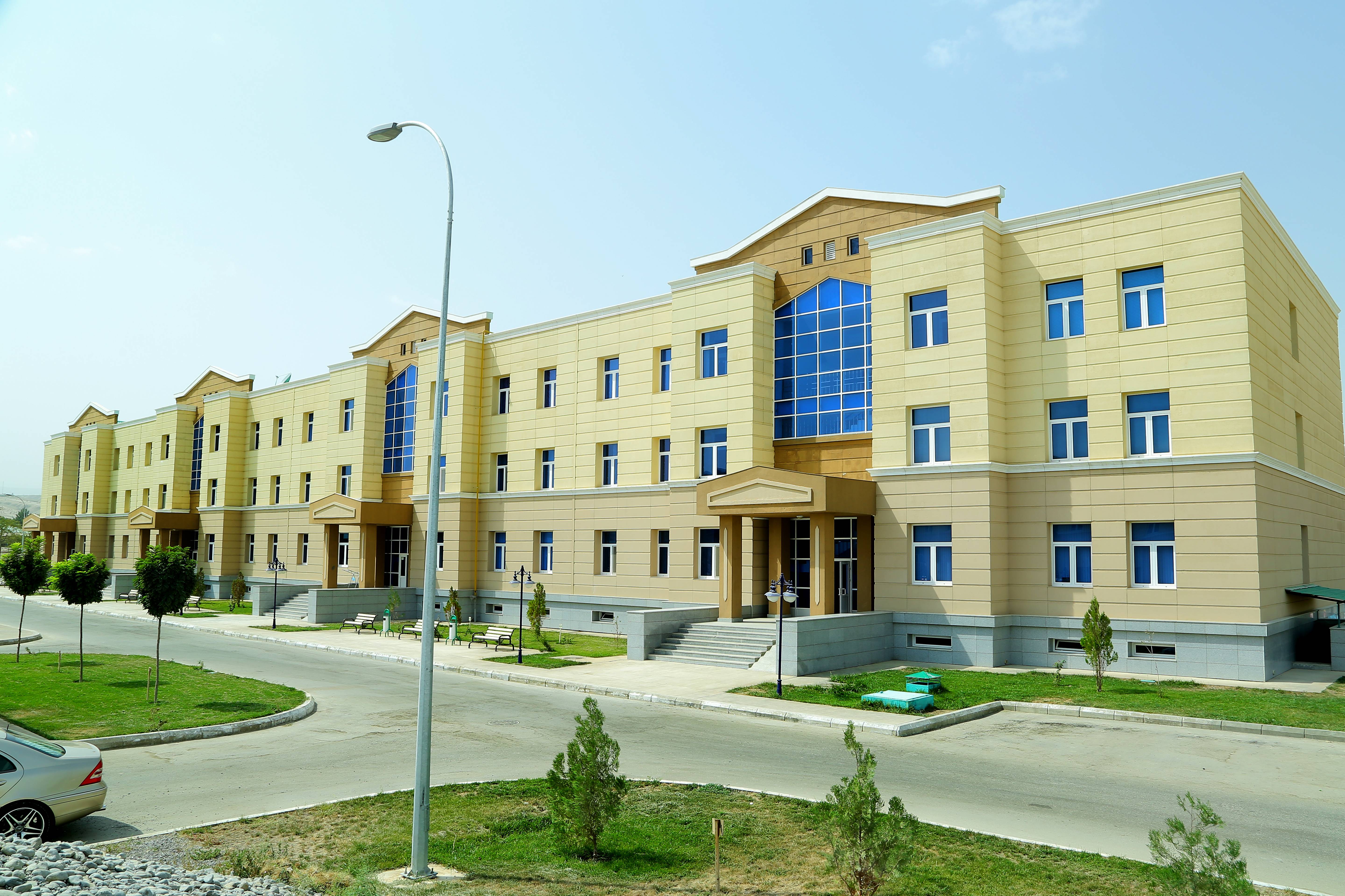 3 gatly 72 öýli Aşgabat, Köşi