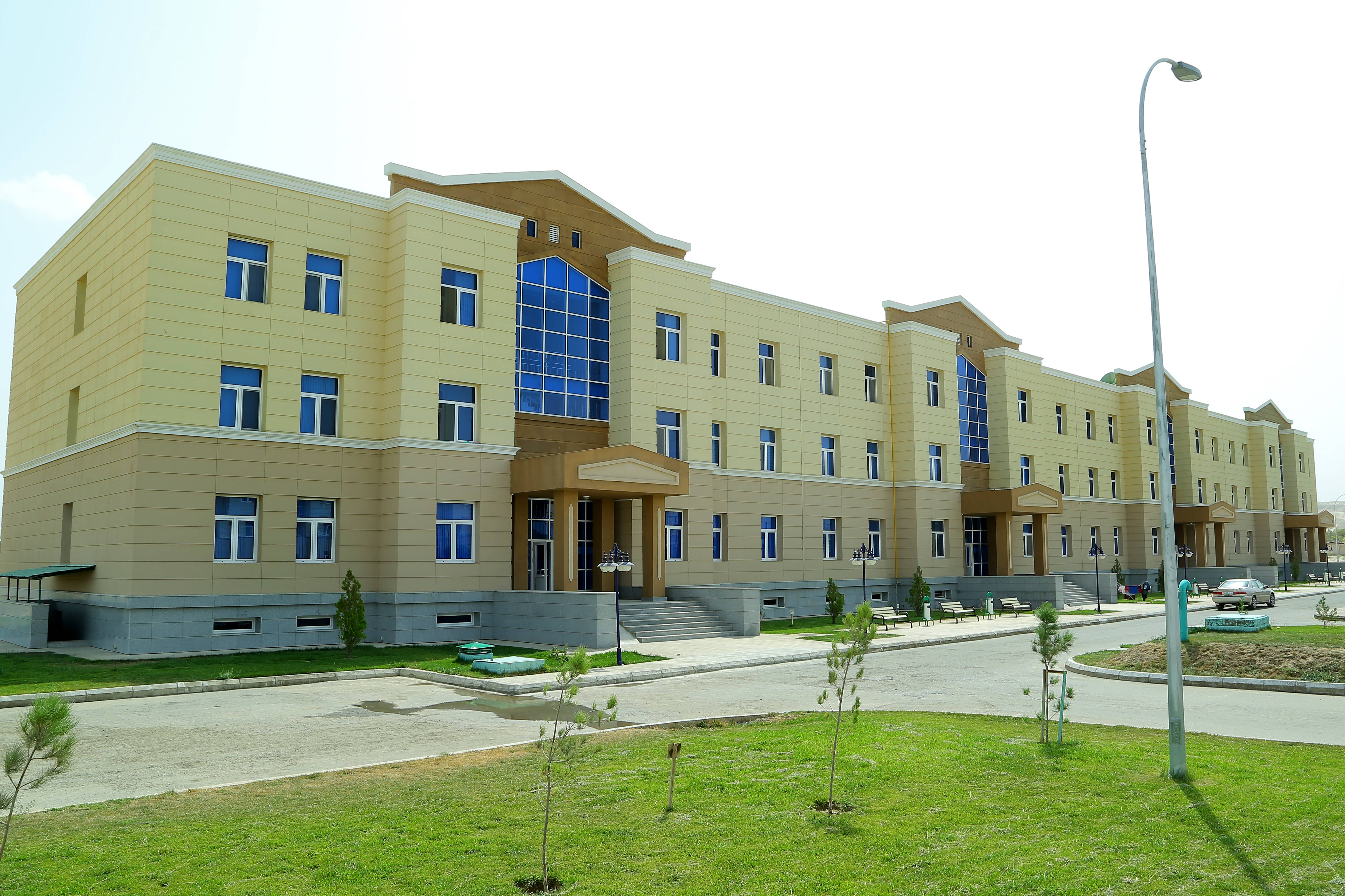 3 gatly 72 öýli Aşgabat, Köşi