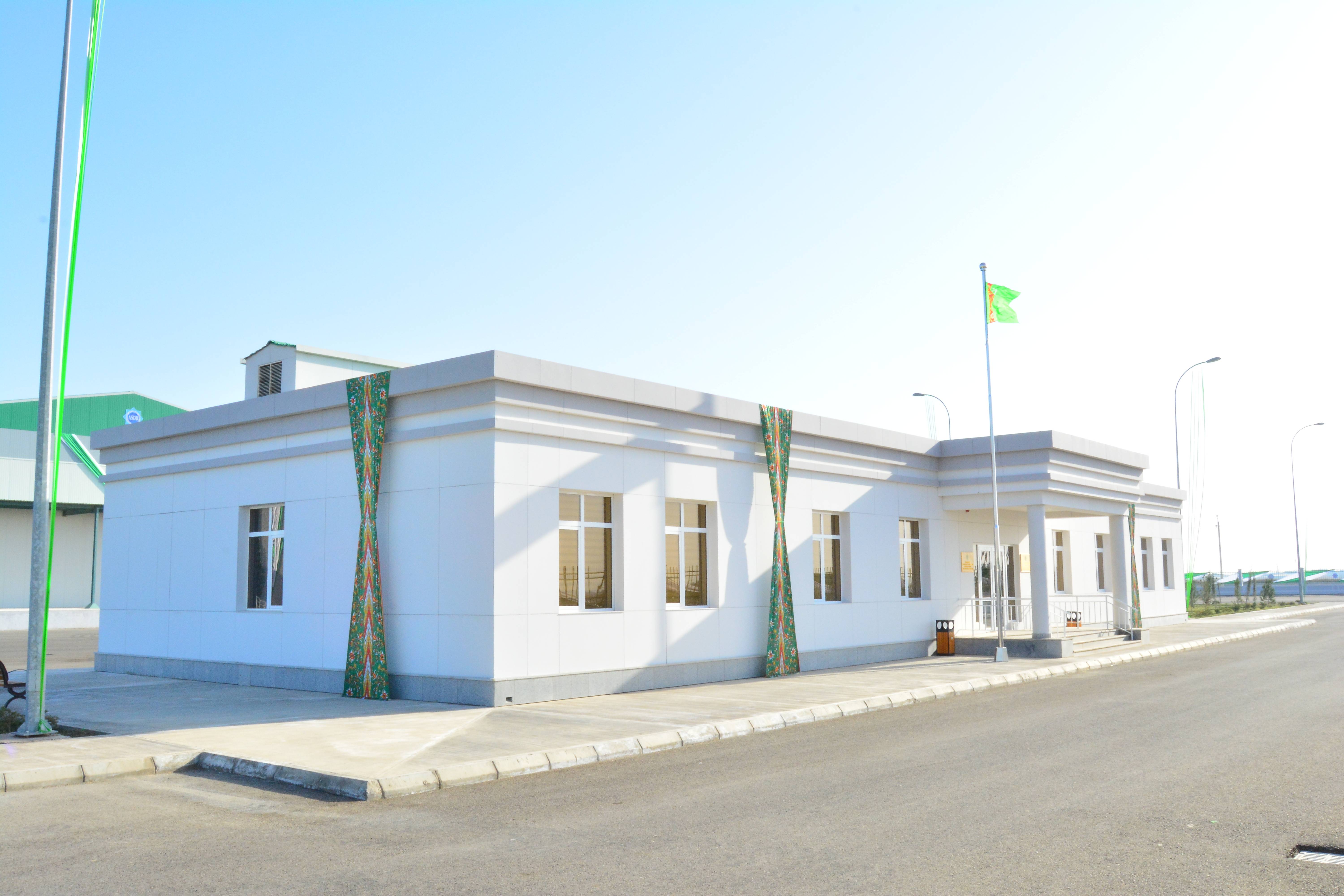 3000 tonnalyk bakja önümleri sowadyjy ammar